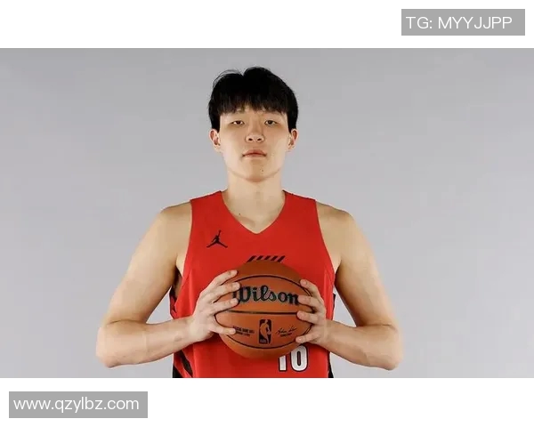 中国男篮新秀夏联闪耀表现获媒体高度评价被誉为未来之星