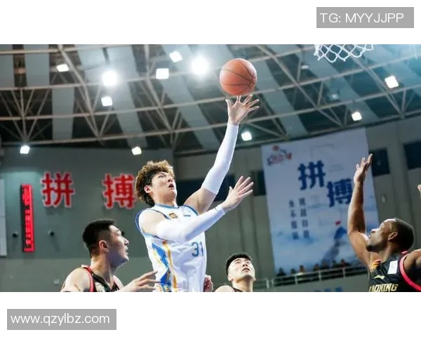 东契奇场上举动引发热议 球迷纷纷讨论其背后动机与影响